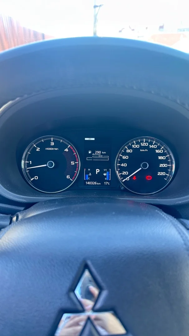 Mitsubishi Pajero Sport 2018 - миниатюра 6