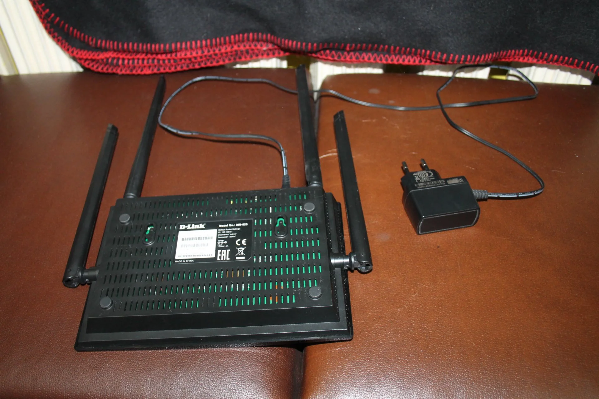 D Link DIR825 USB - миниатюра 2