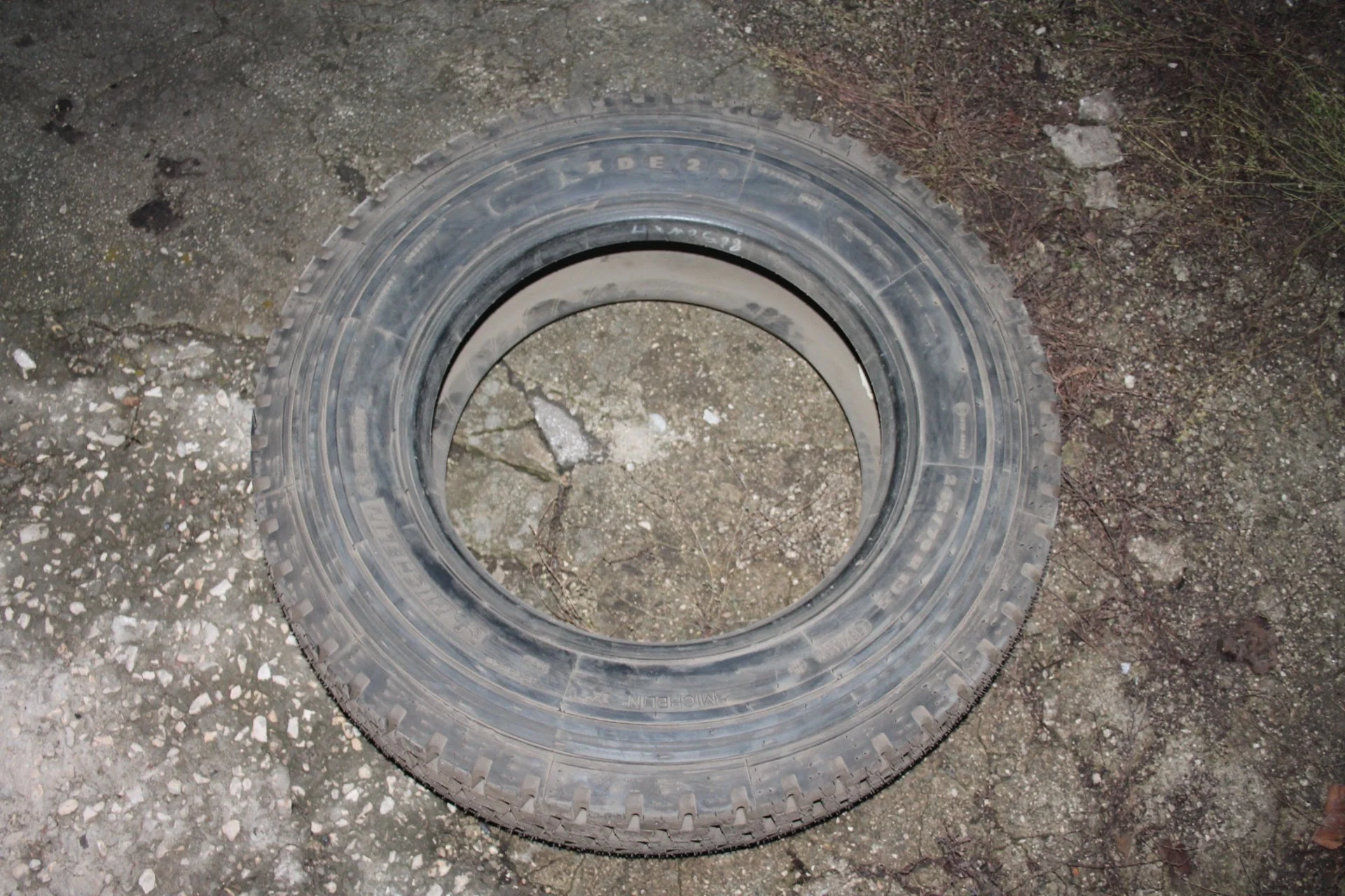 245 70 R19.5 136M MICHELIN XDE2+ REMIX France 0710 - миниатюра 3