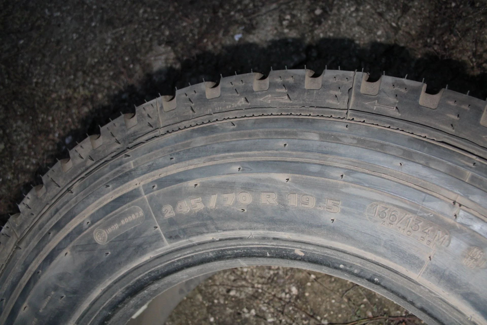245 70 R19.5 136M MICHELIN XDE2+ REMIX France 0710 - миниатюра 5