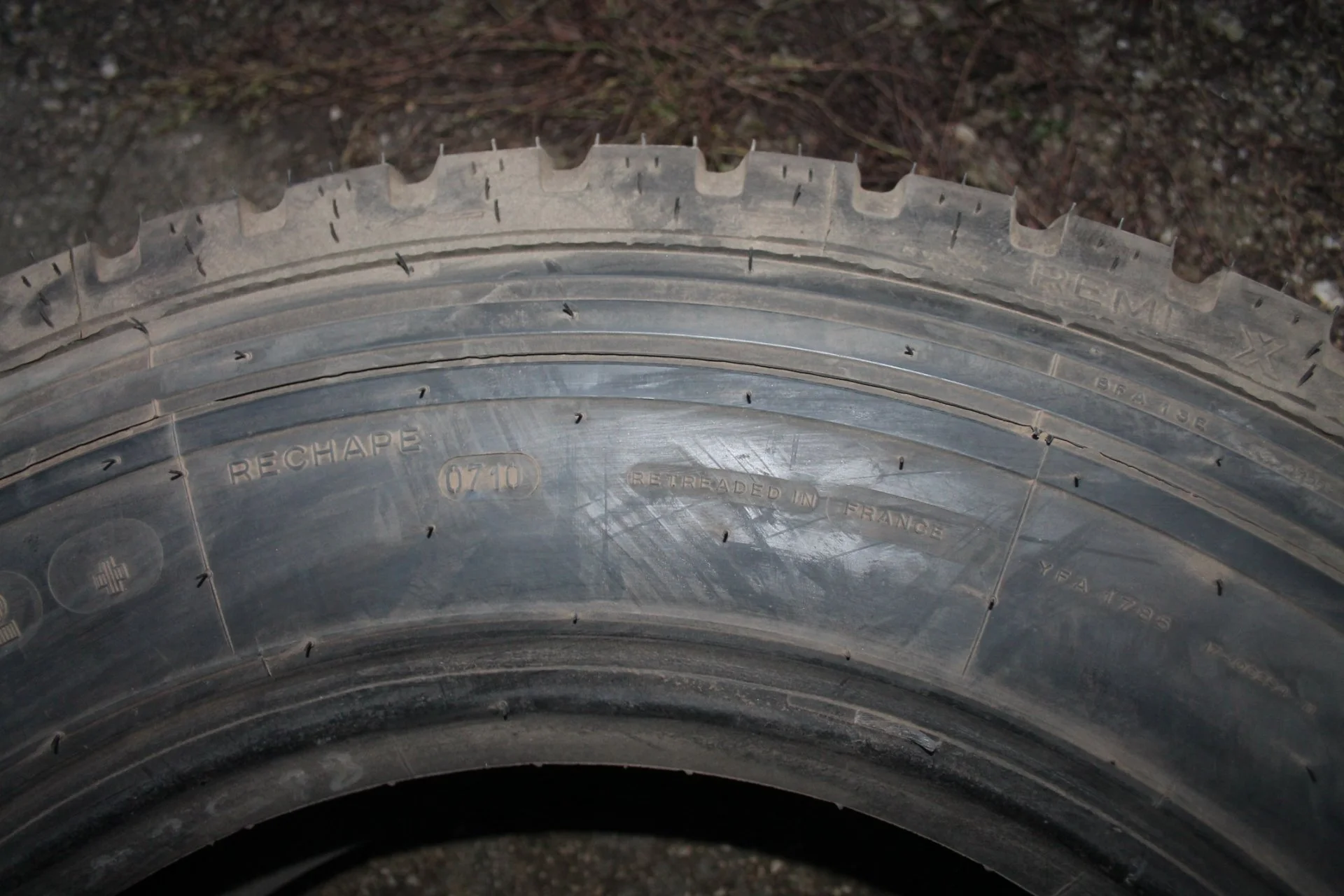 245 70 R19.5 136M MICHELIN XDE2+ REMIX France 0710 - миниатюра 6