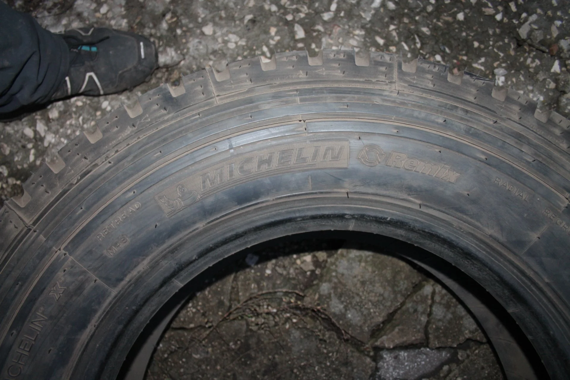 245 70 R19.5 136M MICHELIN XDE2+ REMIX France 0710 - миниатюра 8