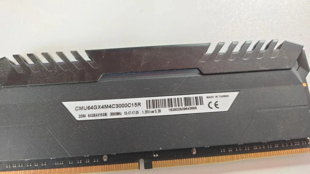 DDR4 16GB PC24000 3000MHz Corsair Vengeance LED CL15 CMU64GX4M4C3000C15R - миниатюра 2