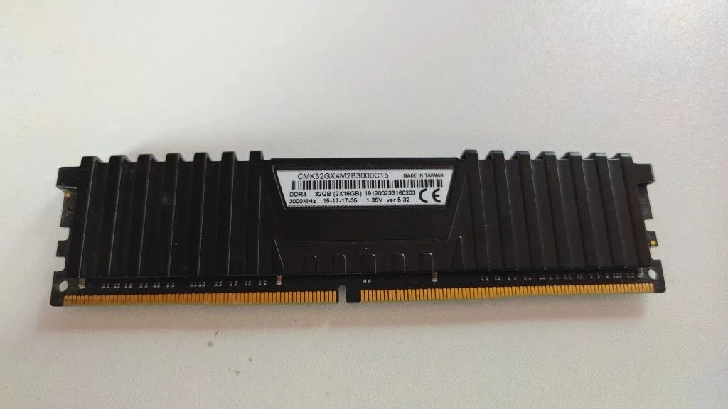 Corsair Vengeance LPX CMK32GX4M2B3000C15 DDR4 16ГБ 3000МГц CL15 - миниатюра 2