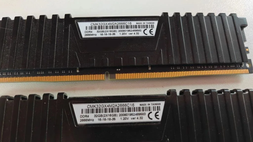 Corsair DDR4 32Gb (2x16Gb) 2666MHz pc-21300 Vengeance LPX CMK32GX4M2A2666C16 - миниатюра 4