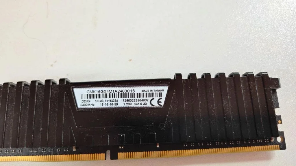 Corsair Vengeance LPX CMK16GX4M1A2400C16 DDR4 16ГБ 2400МГц CL16 - миниатюра 4