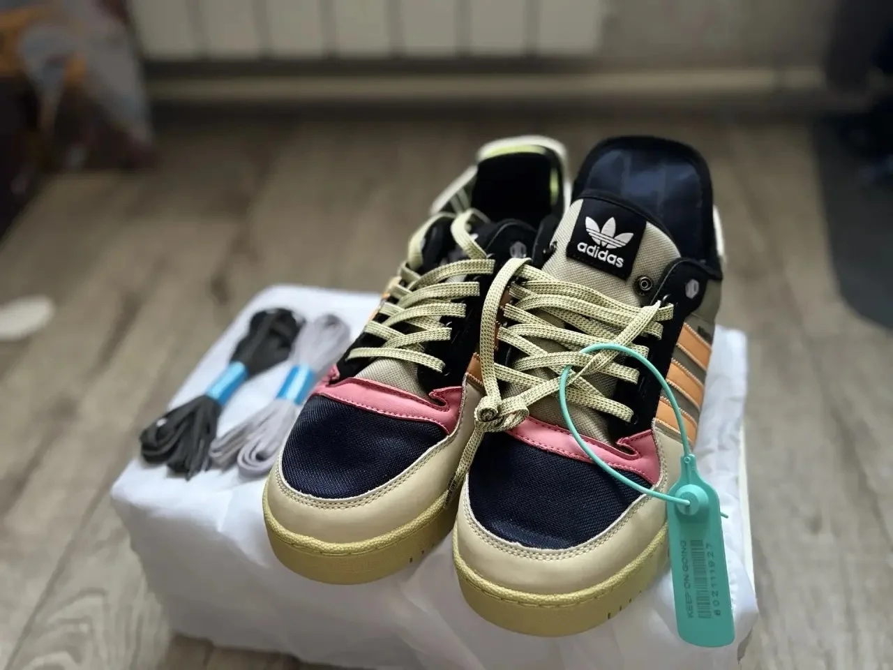Кроссовки adidas Reepowcon - изображение 1