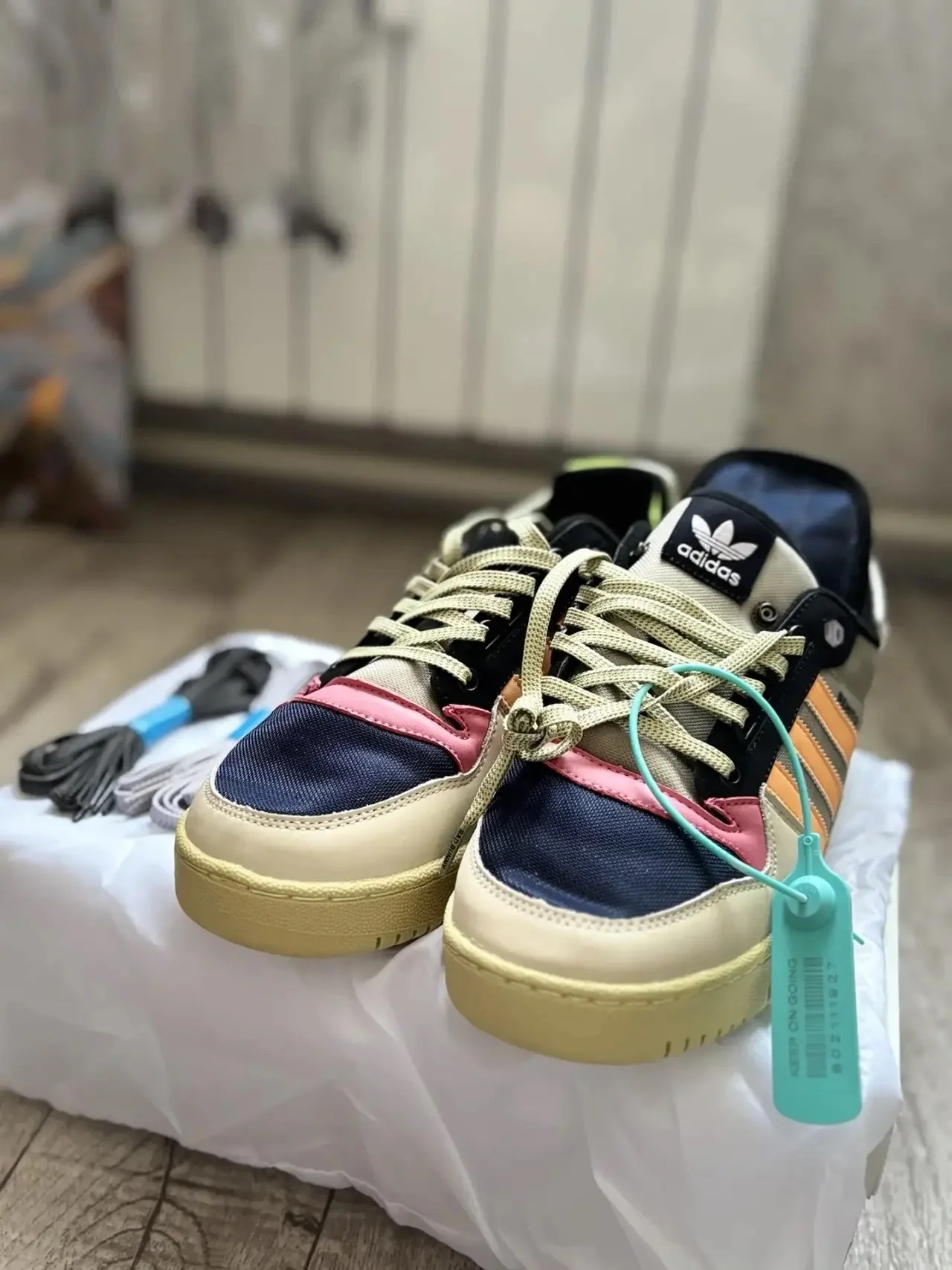 Кроссовки adidas Reepowcon - миниатюра 2