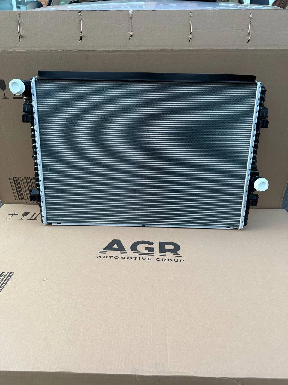 Новый радиатор охлаждения VAG 1.8/2.0 tsi - миниатюра 3