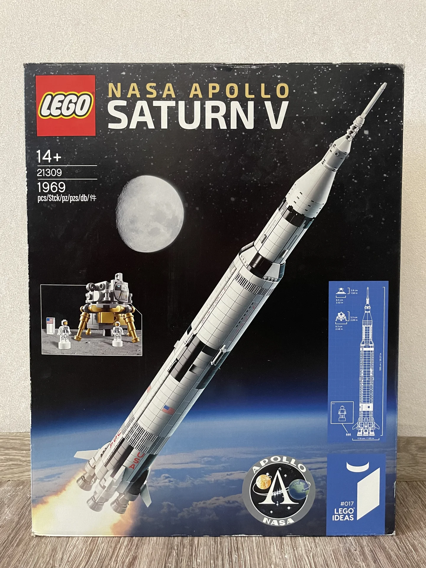 Lego Ideas 21309 Nasa Apollo Saturn 5 (V) - изображение 1