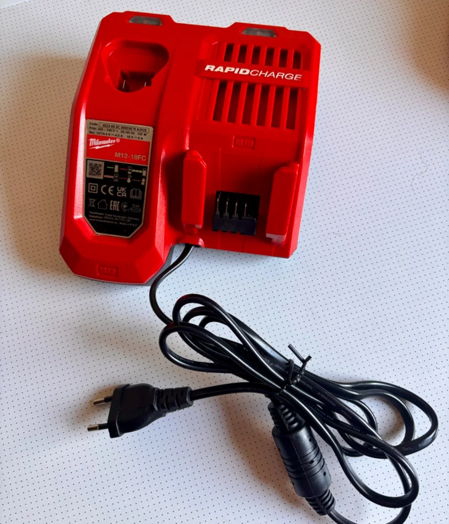 Зарядное Milwaukee M12-M18 Rapid Charger - миниатюра 2