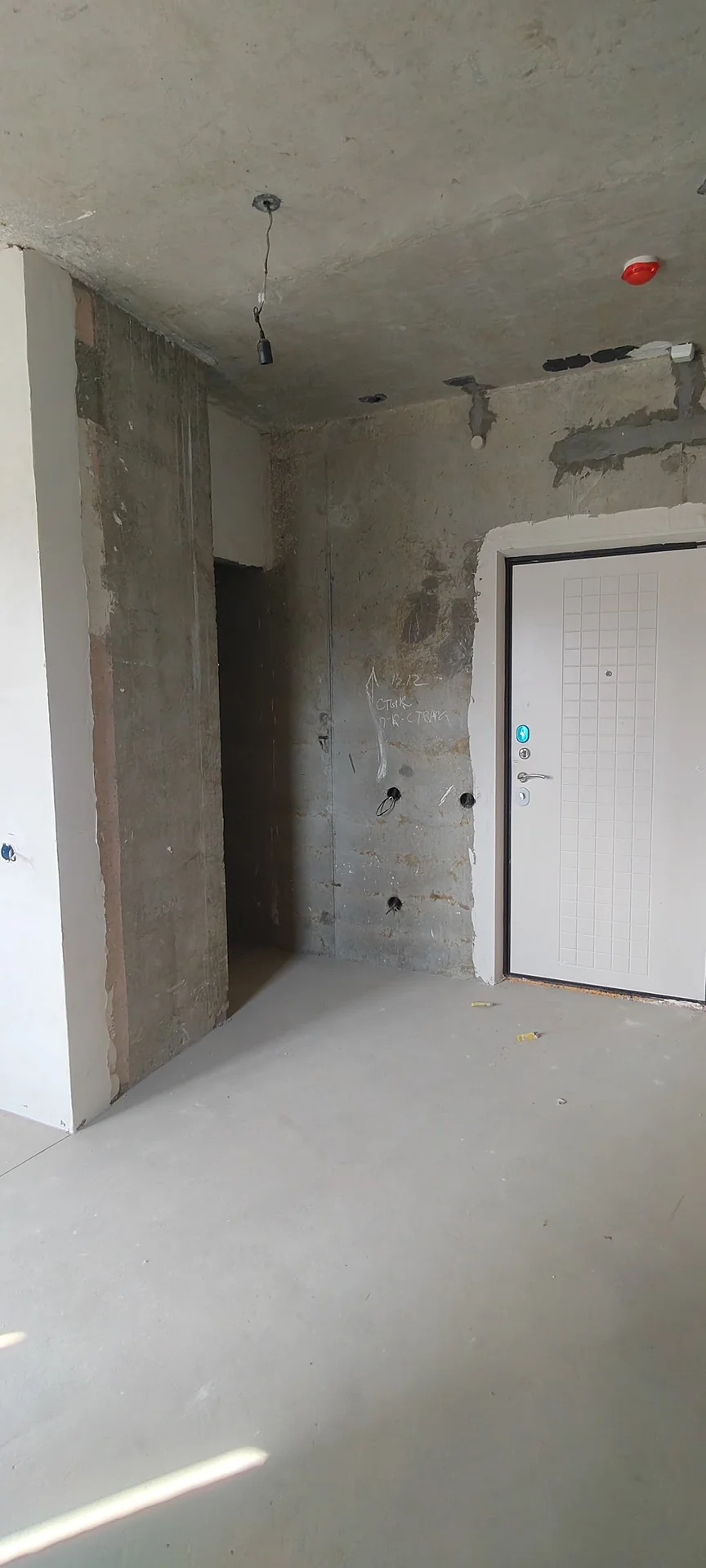 Продам светлую студию с 2мя окнами - миниатюра 4