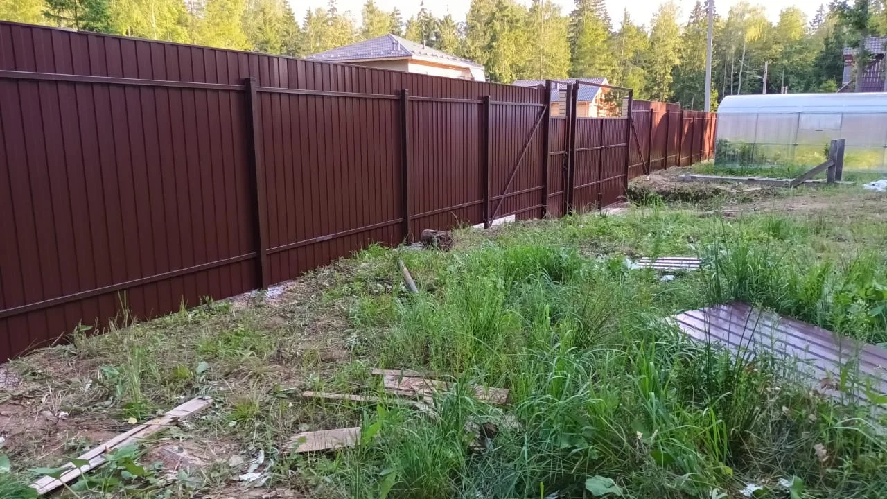 Заборы из профнастила под ключ - миниатюра 8