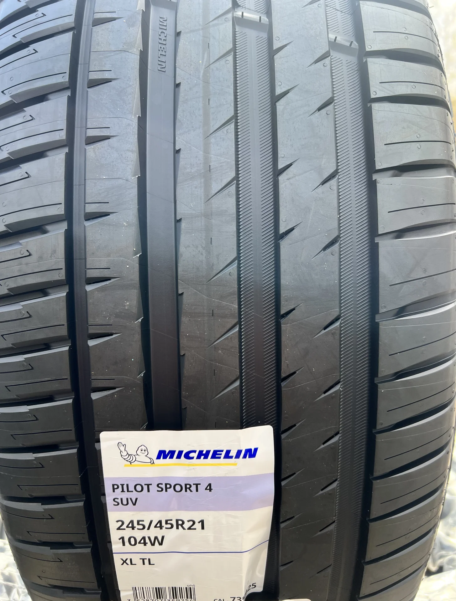 Michelin Pilot Sport 4 SUV 245/45 R21 (2025 год) - миниатюра 2