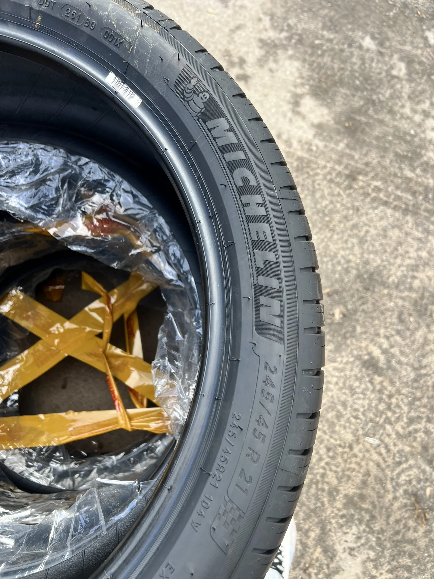 Michelin Pilot Sport 4 SUV 245/45 R21 (2025 год) - миниатюра 4