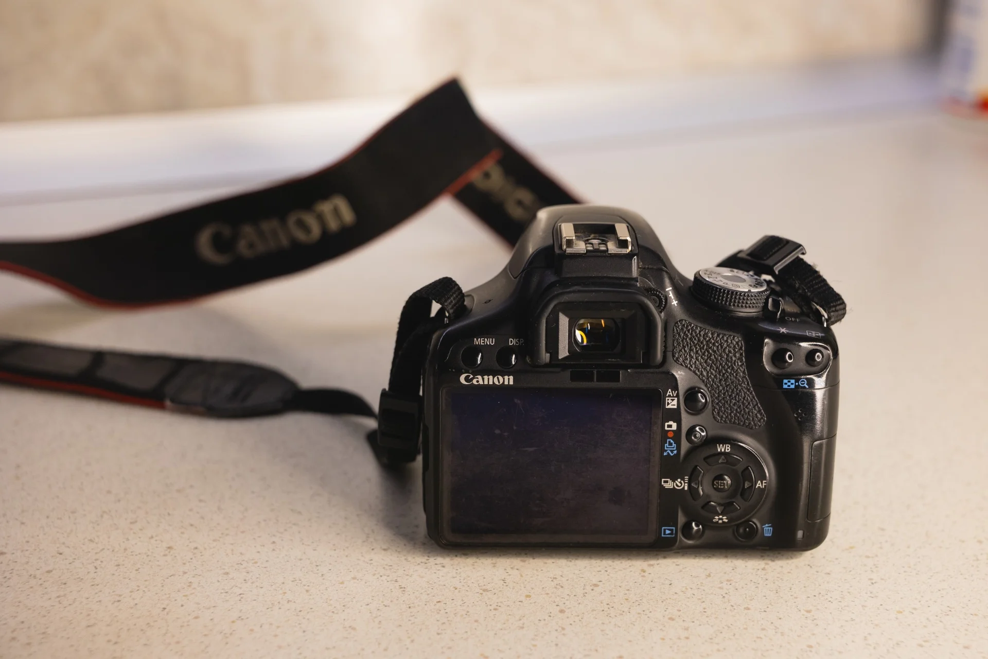 Фотоаппарат Canon EOS 500D с объективом 18-55mm f/3.5-5.6 - миниатюра 4