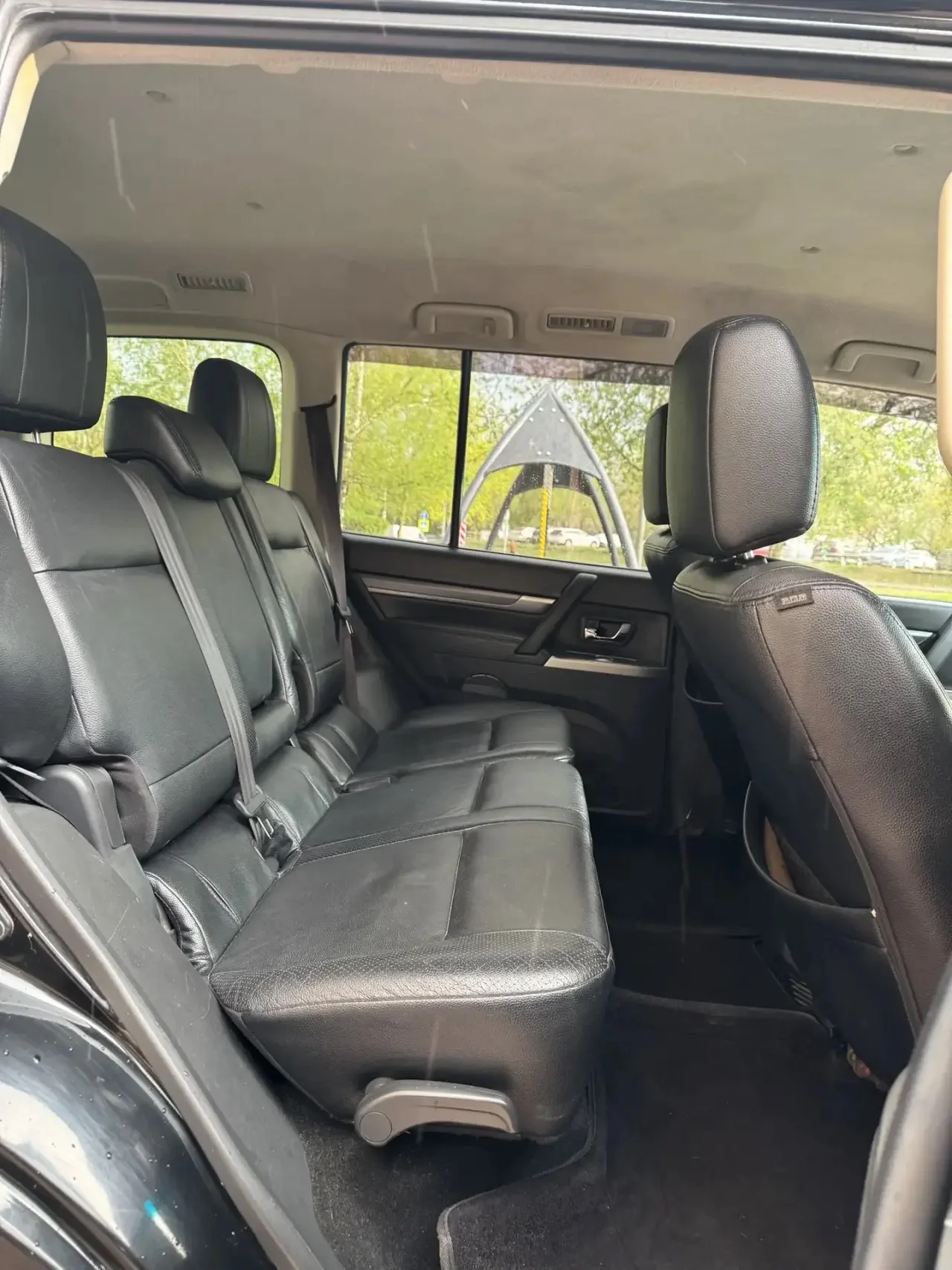 Mitsubishi Pajero - миниатюра 10
