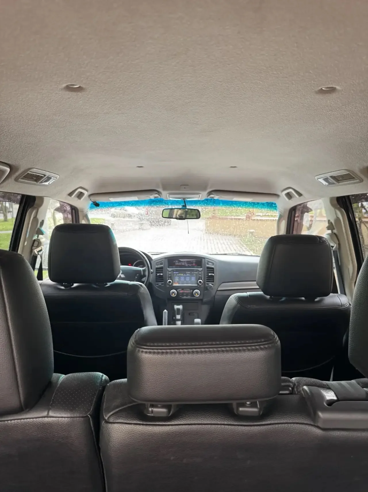 Mitsubishi Pajero - миниатюра 11
