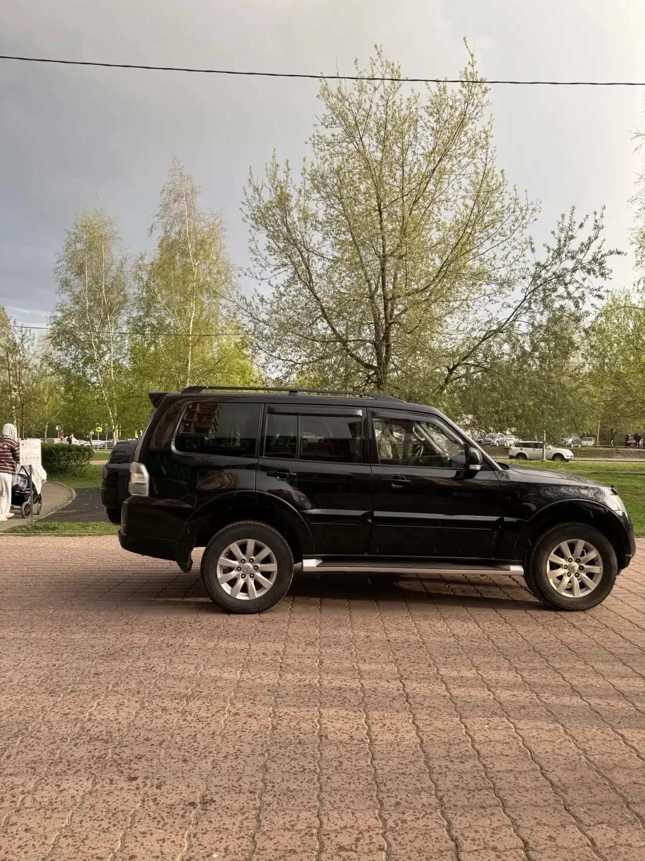 Mitsubishi Pajero - миниатюра 12
