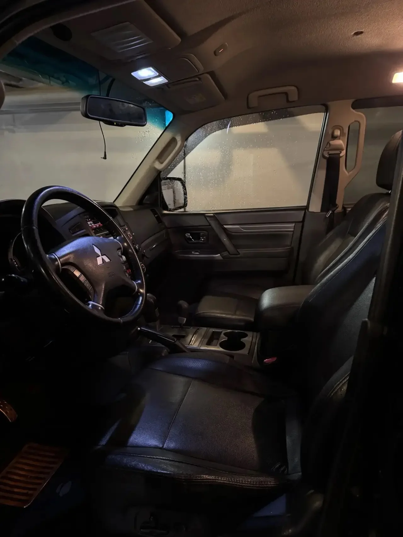 Mitsubishi Pajero - миниатюра 17