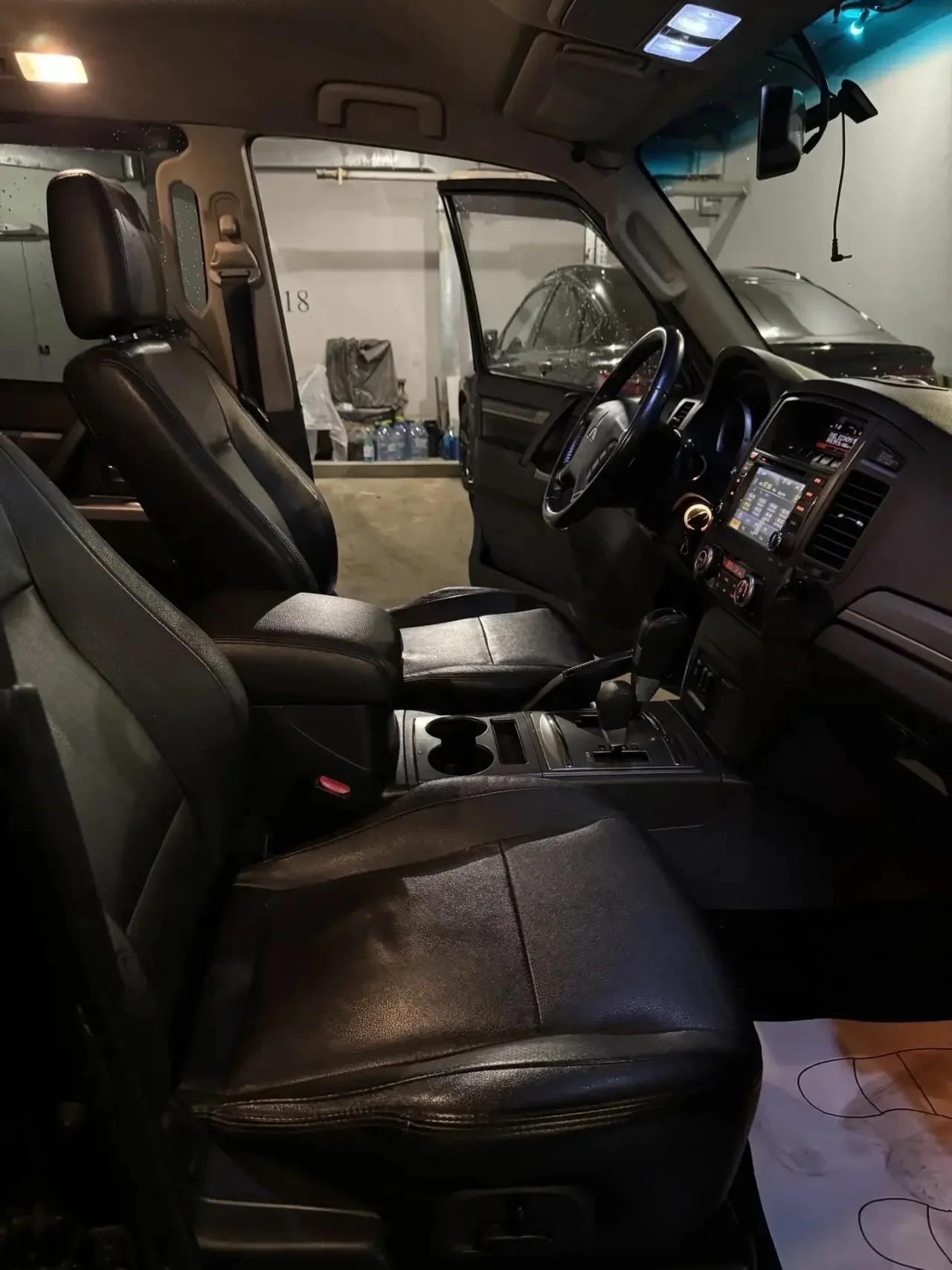 Mitsubishi Pajero - миниатюра 18