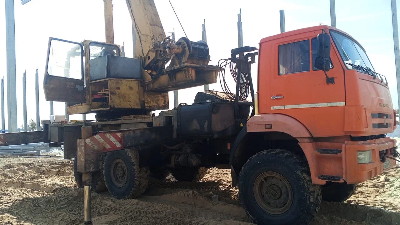Автокран Галичанин 25/28 на базе Камаз 43118 - миниатюра 2