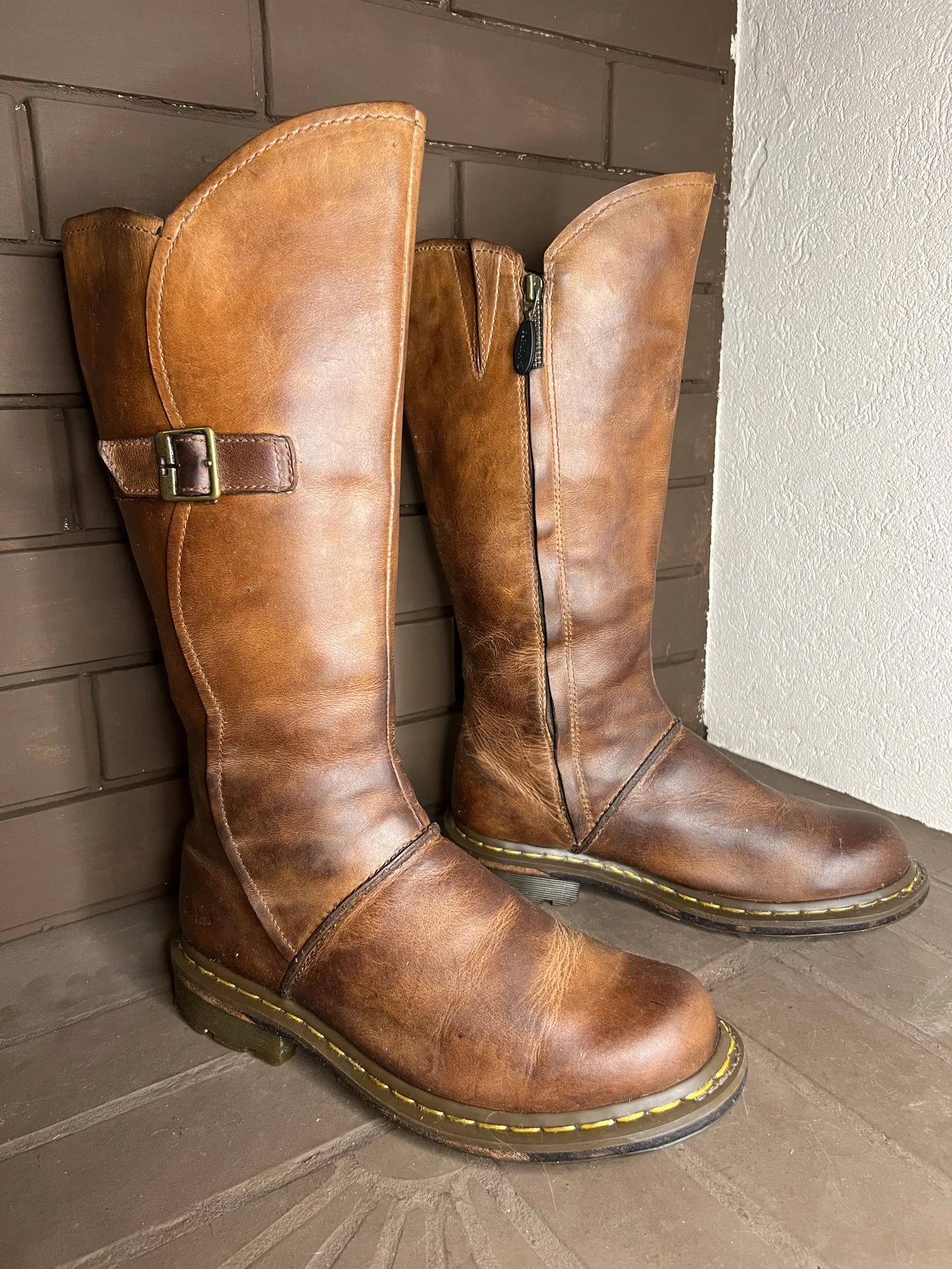 Кожаные сапоги (42) Dr. Martens - изображение 1