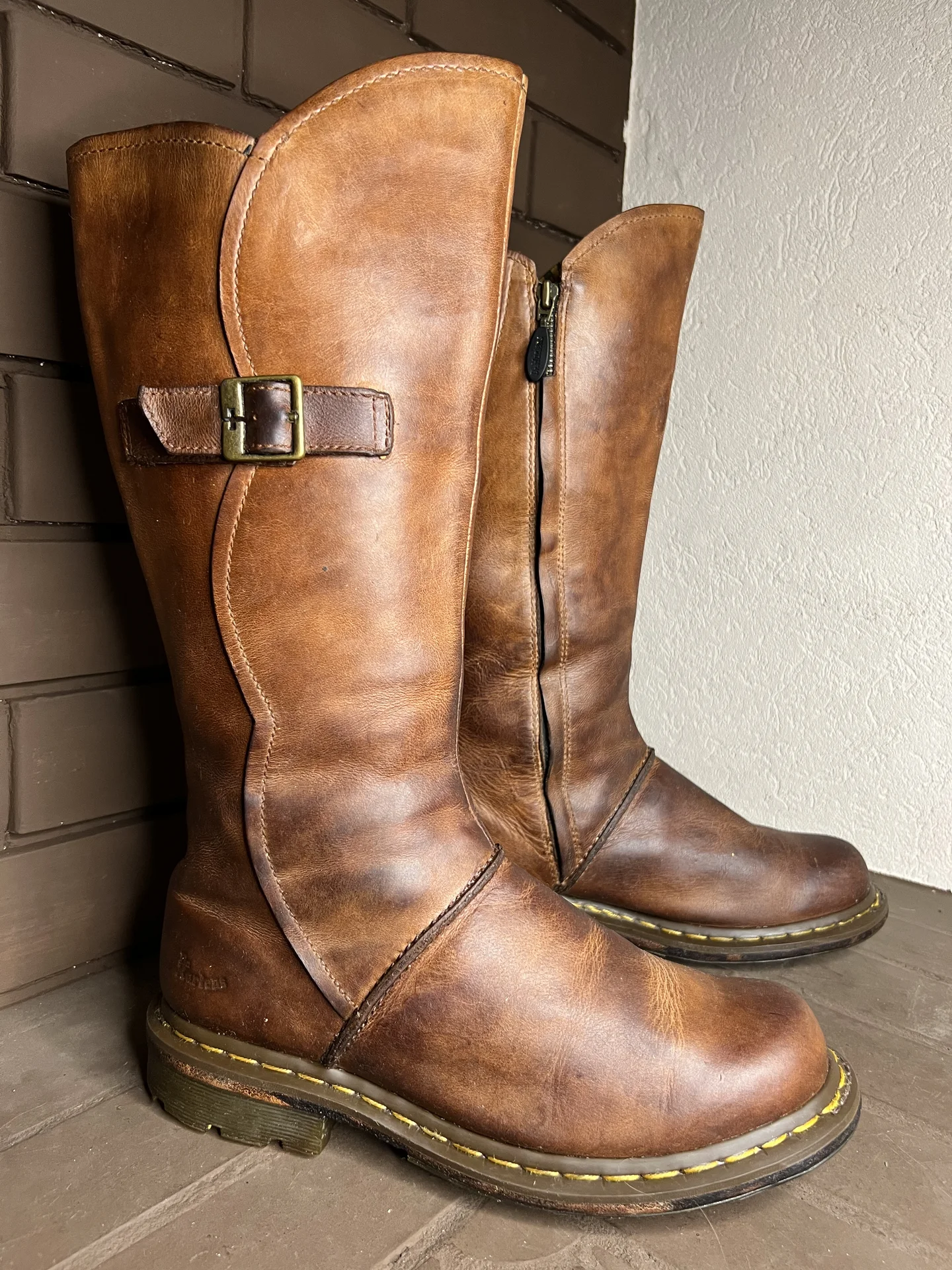 Кожаные сапоги (42) Dr. Martens - миниатюра 2