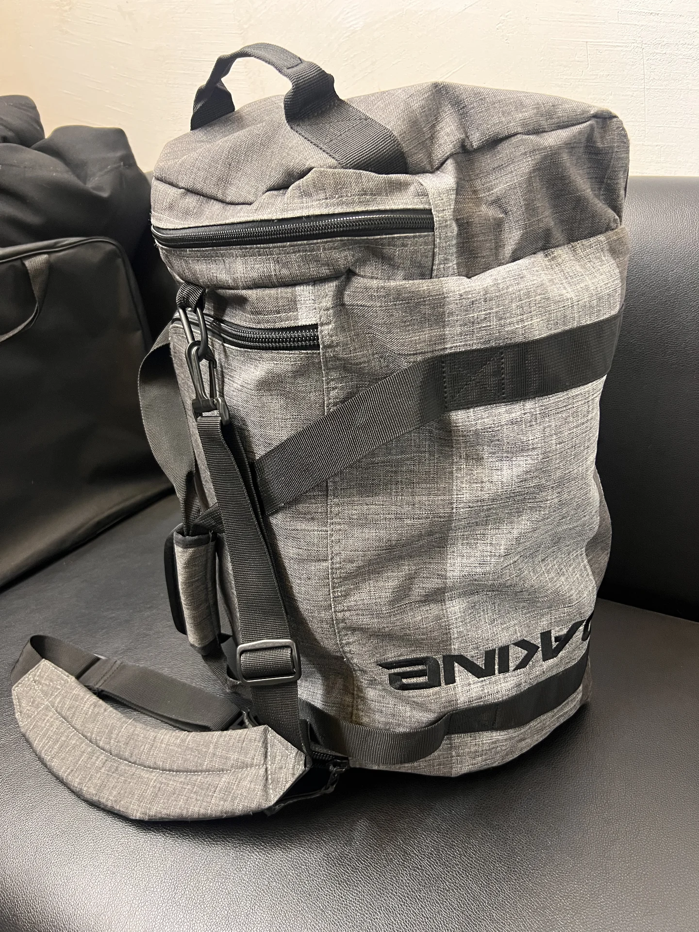 Спортивная сумка Dakine EQ BAG 51L, серая, 51 литр - миниатюра 2