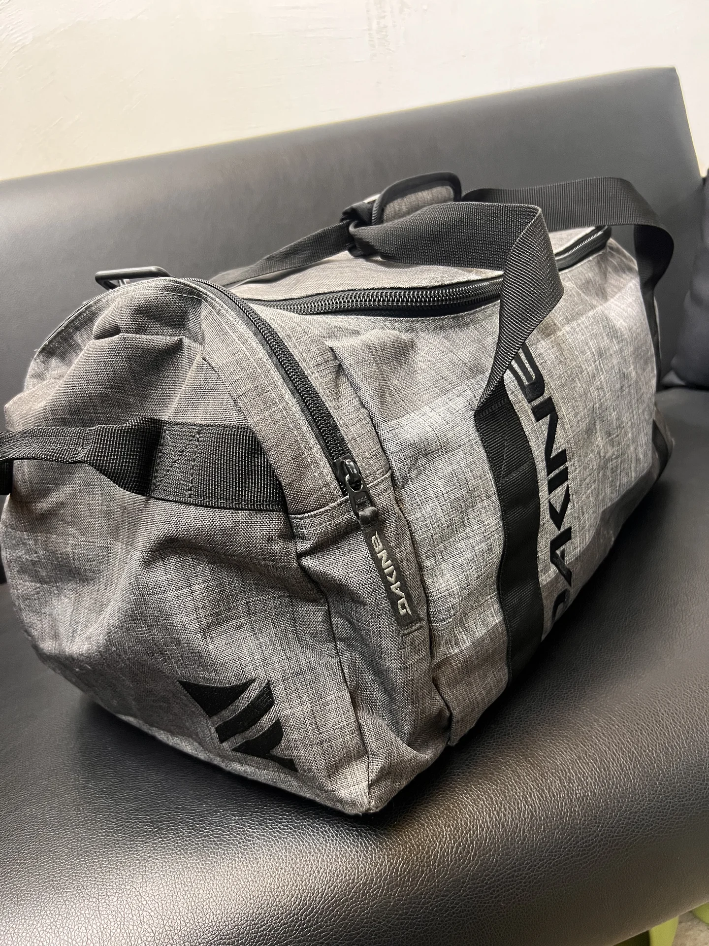 Спортивная сумка Dakine EQ BAG 51L, серая, 51 литр - миниатюра 3