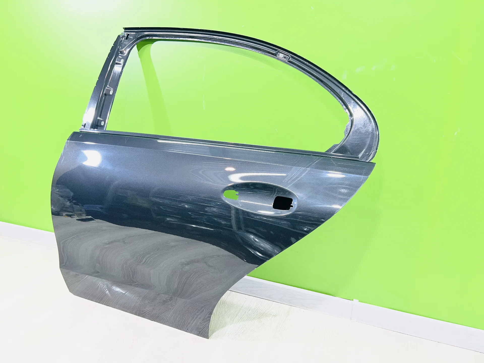 Дверь задняя левая Мерседес W206 c206 - миниатюра 3
