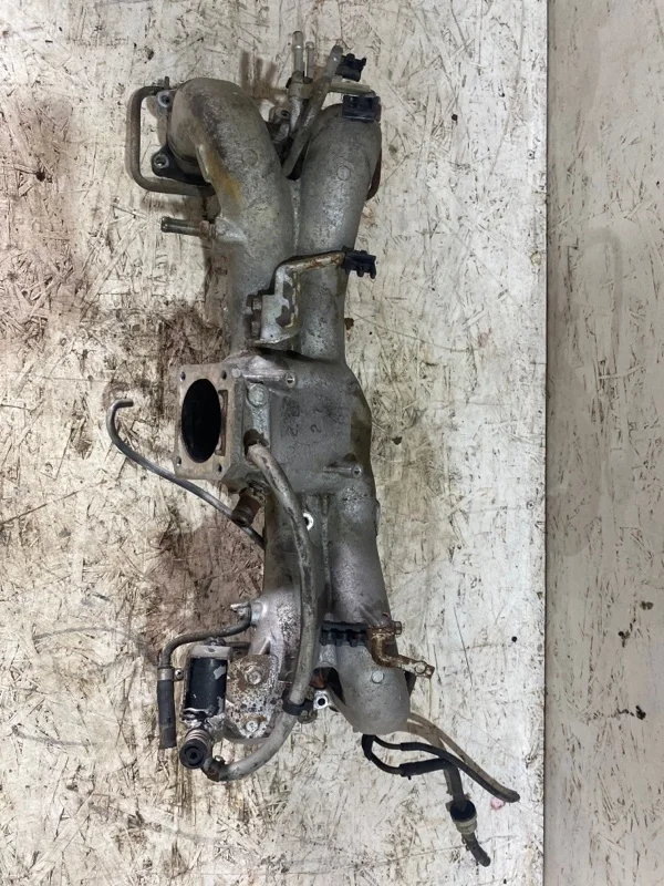 Коллектор впускной subaru impreza СЕДАН 1.8 1998 - изображение 1