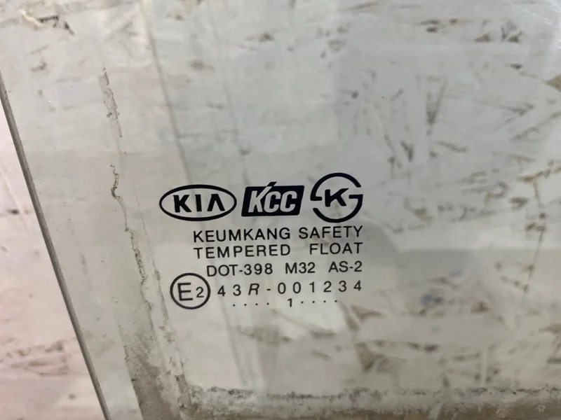 Стекло двери заднее правое Kia Spectra СЕДАН S6D - миниатюра 2