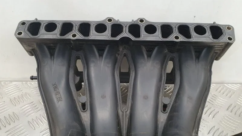 Коллектор впускной Mitsubishi Chariot grandis - миниатюра 3