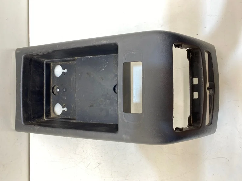 Консоль между сидений audi A6 C6 2.0 2008 - миниатюра 2