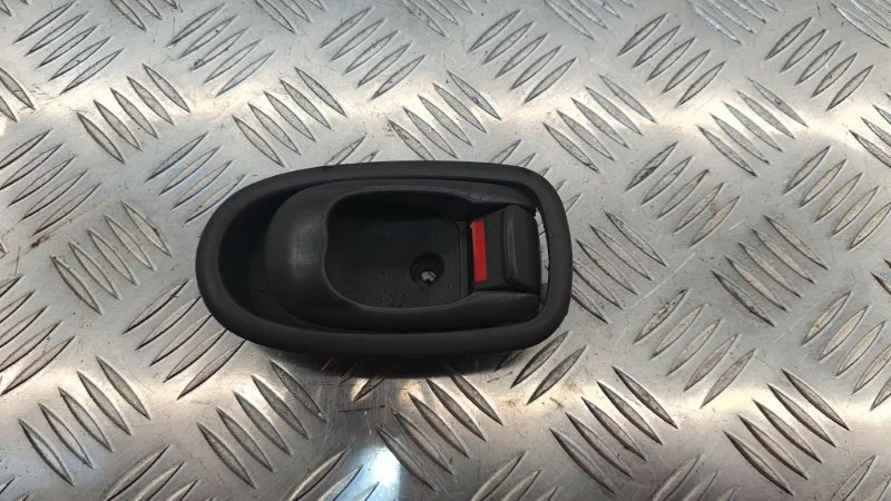 Ручка двери внутренняя передняя правая Kia Spectra - изображение 1