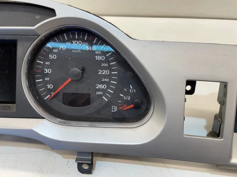 Панель приборов audi A6 C6 2.0 2008 - миниатюра 4