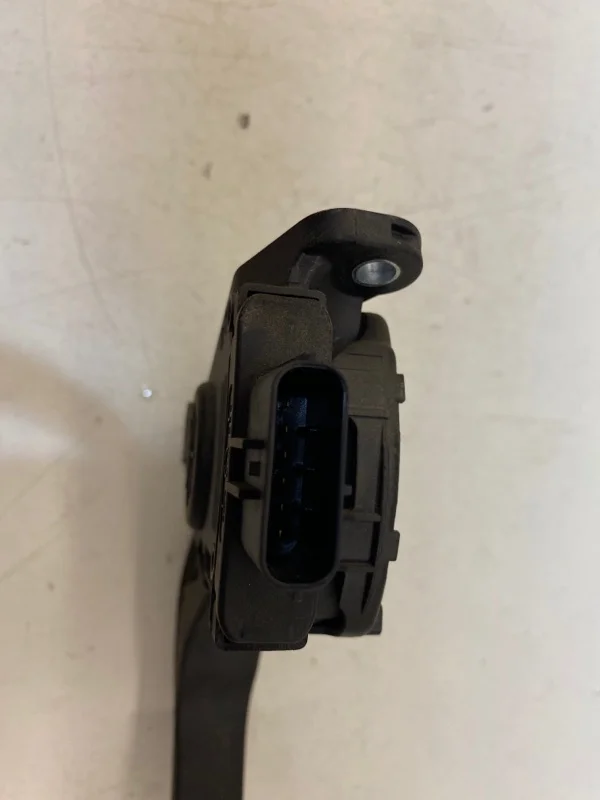 Педаль газа audi A6 C6 2.0 2008 - миниатюра 5