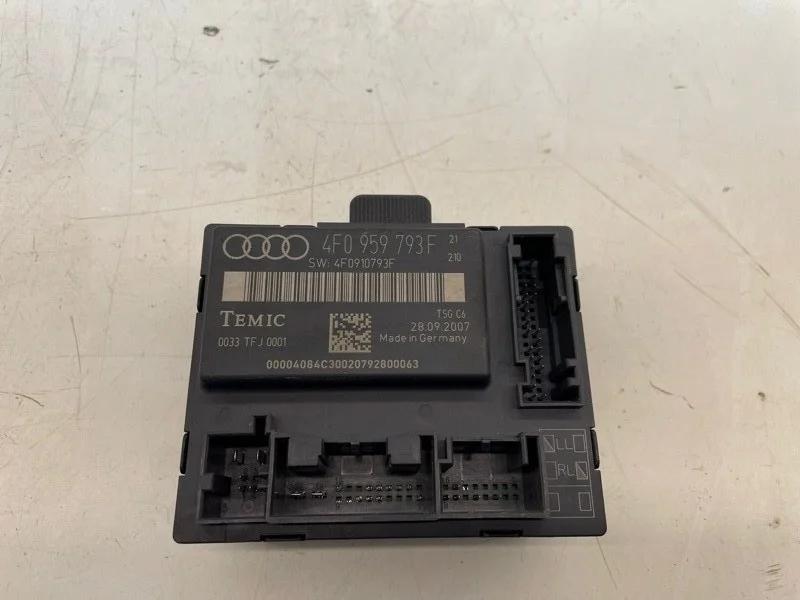 Блок управления дверьми audi A6 C6 2.0 2008 - изображение 1