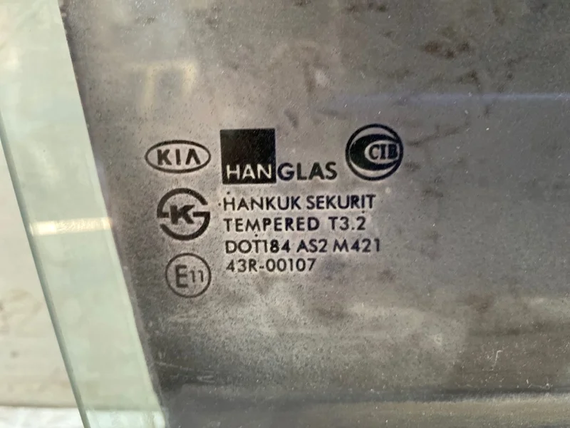 Стекло двери заднее правое Kia Spectra СЕДАН S6D - миниатюра 2