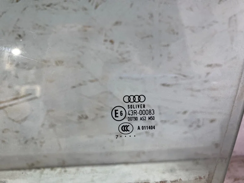 Стекло двери переднее левое audi A6 C6 2.0 2008 - миниатюра 2