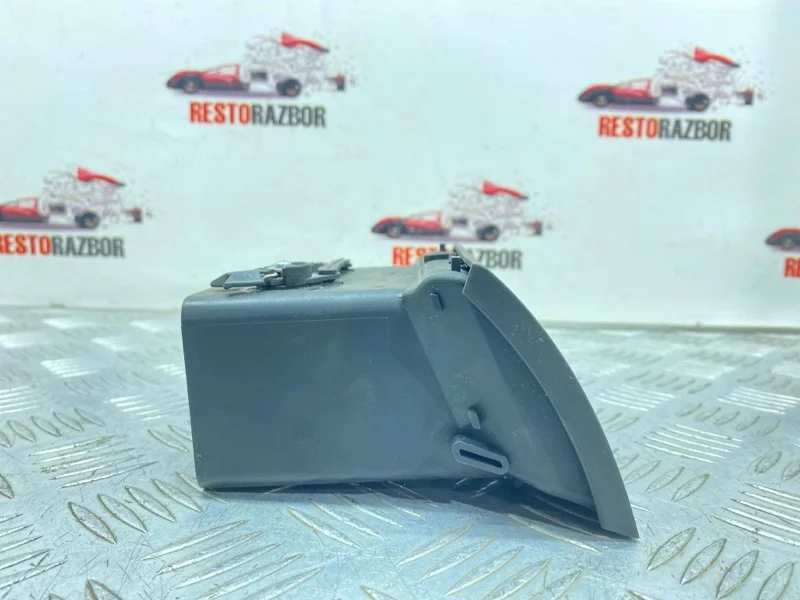 Дефлектор воздушный левый Audi A8 D3/Д3 BFM 2006 - миниатюра 4