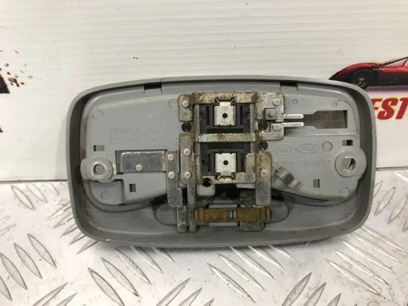 Плафон подсветки салона Kia shuma ХЭТЧБЭК S6D 2002 - миниатюра 2