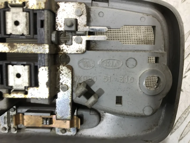 Плафон подсветки салона Kia shuma ХЭТЧБЭК S6D 2002 - миниатюра 3