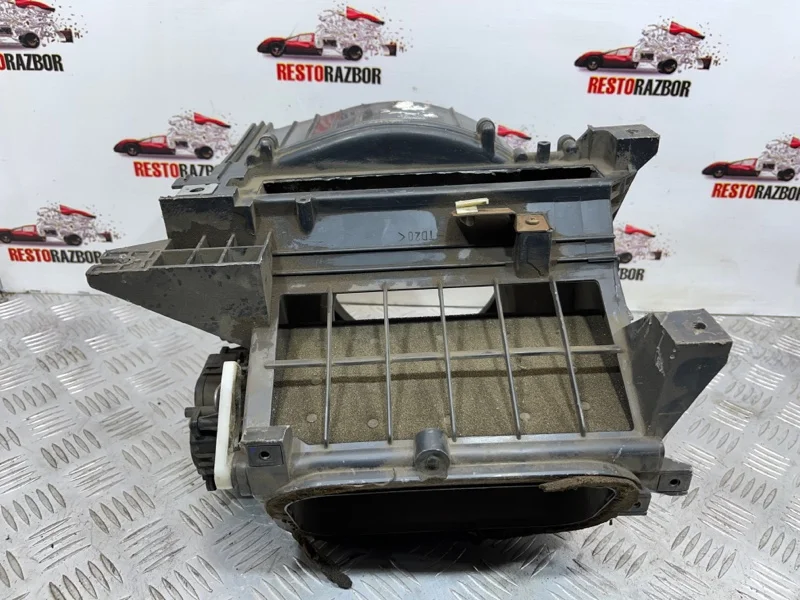 Корпус печки Mitsubishi Chariot grandis МИНИВЕН 2 - миниатюра 2