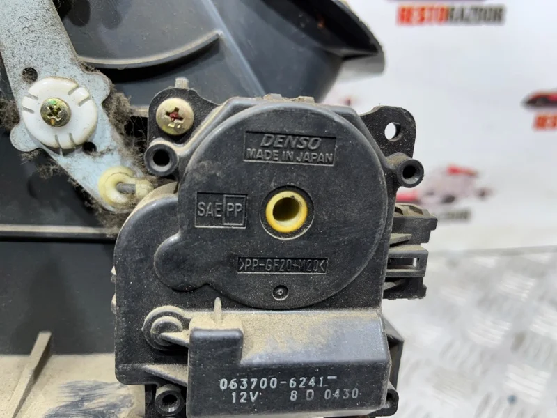 Корпус печки Mitsubishi Chariot grandis МИНИВЕН 2 - миниатюра 5
