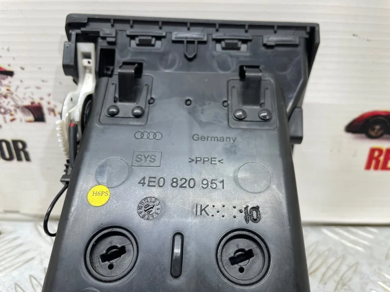 Дефлектор воздушный Audi A8 D3/Д3 BFM 2006 - миниатюра 7