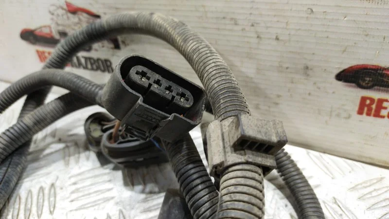 Проводка топливного бака Audi A8 D3/Д3 BFM 2006 - миниатюра 2