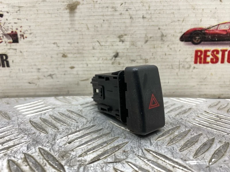 Кнопка аварийной сигнализации mazda 3 BK 2005 - изображение 1