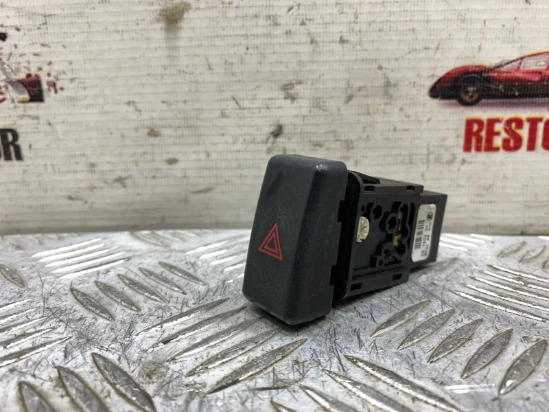Кнопка аварийной сигнализации mazda 3 BK 2005 - миниатюра 2